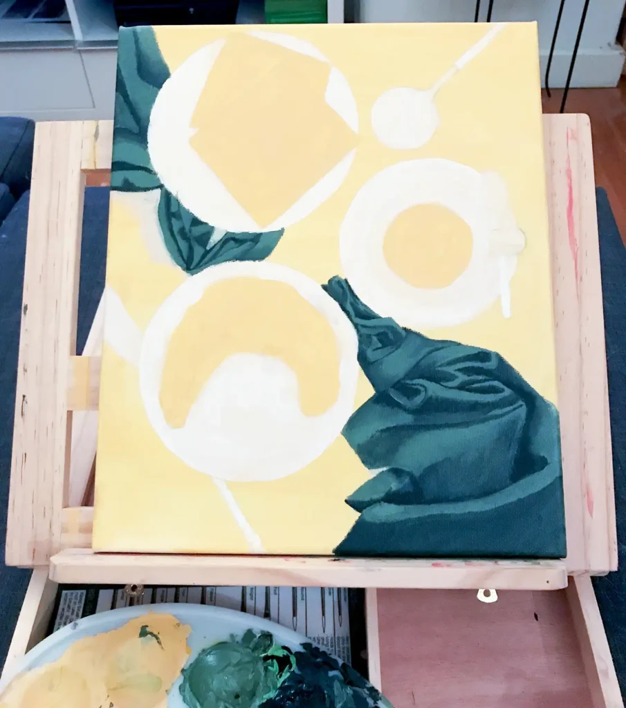 Developing details on green napkins with light and shadow